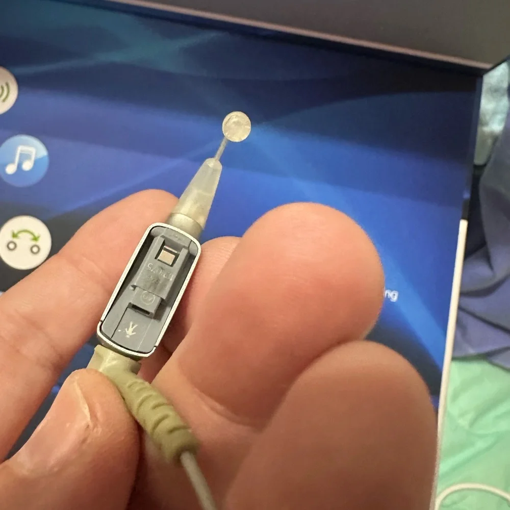 Advanced bionics cochlear Naída CI Sound Processor - Silver Q90